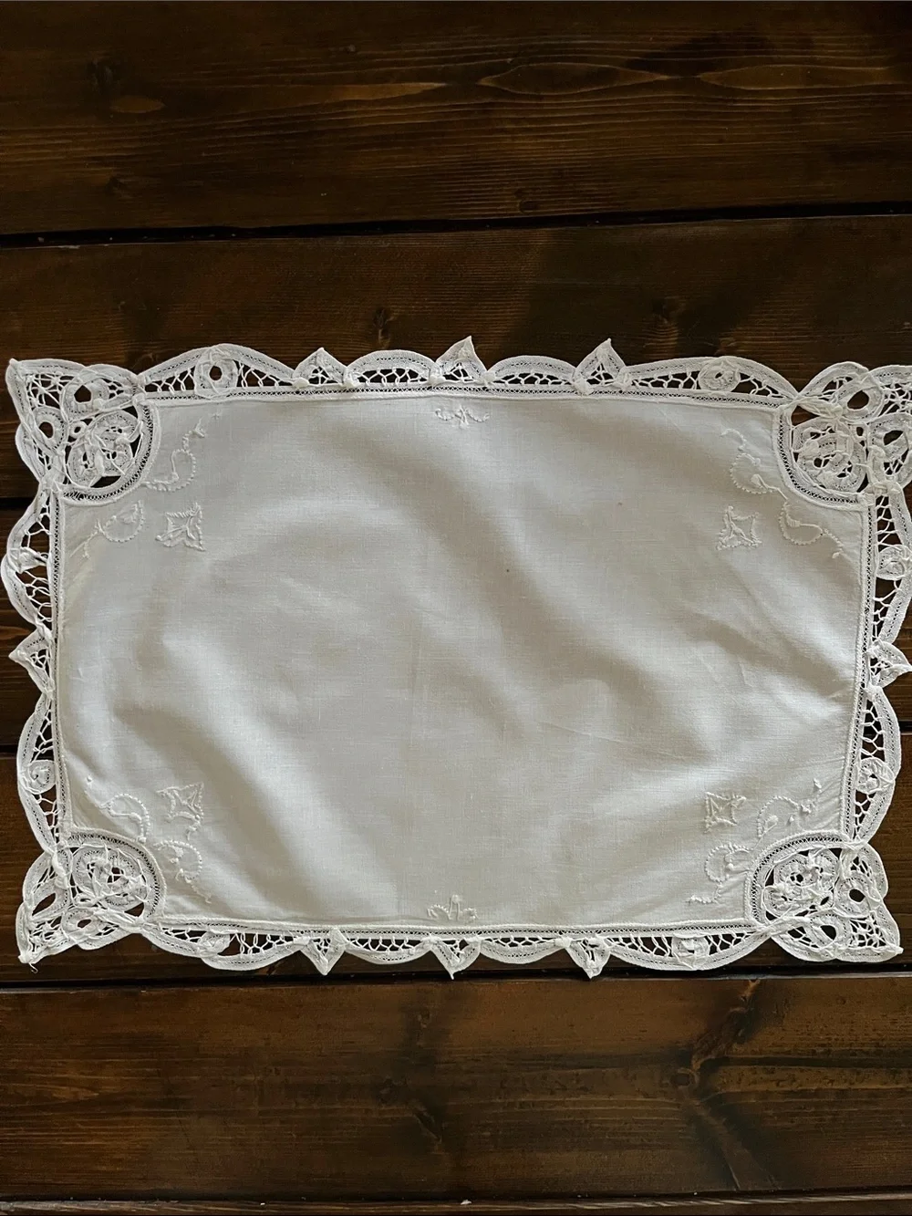 White Embroidered Lace-Edge Table Placemat & Napkin Set of 4